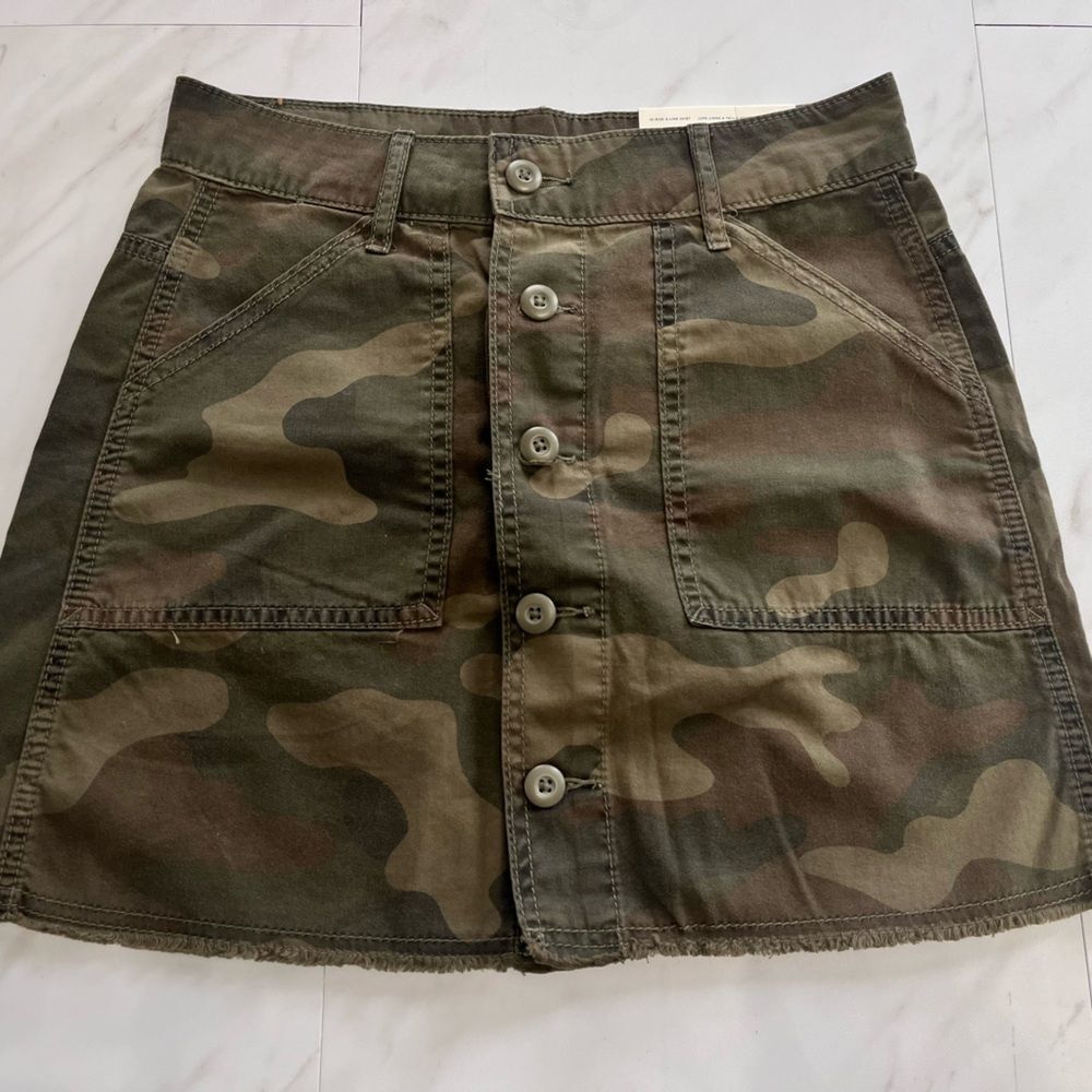 NWT American Eagle Camo Aline Mini button front skirt size 0